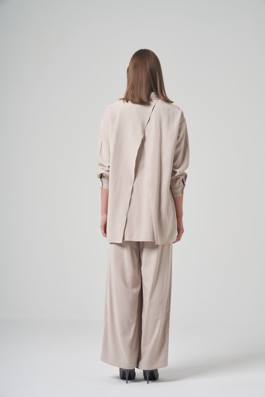 The Stone Aura Split-Back Set